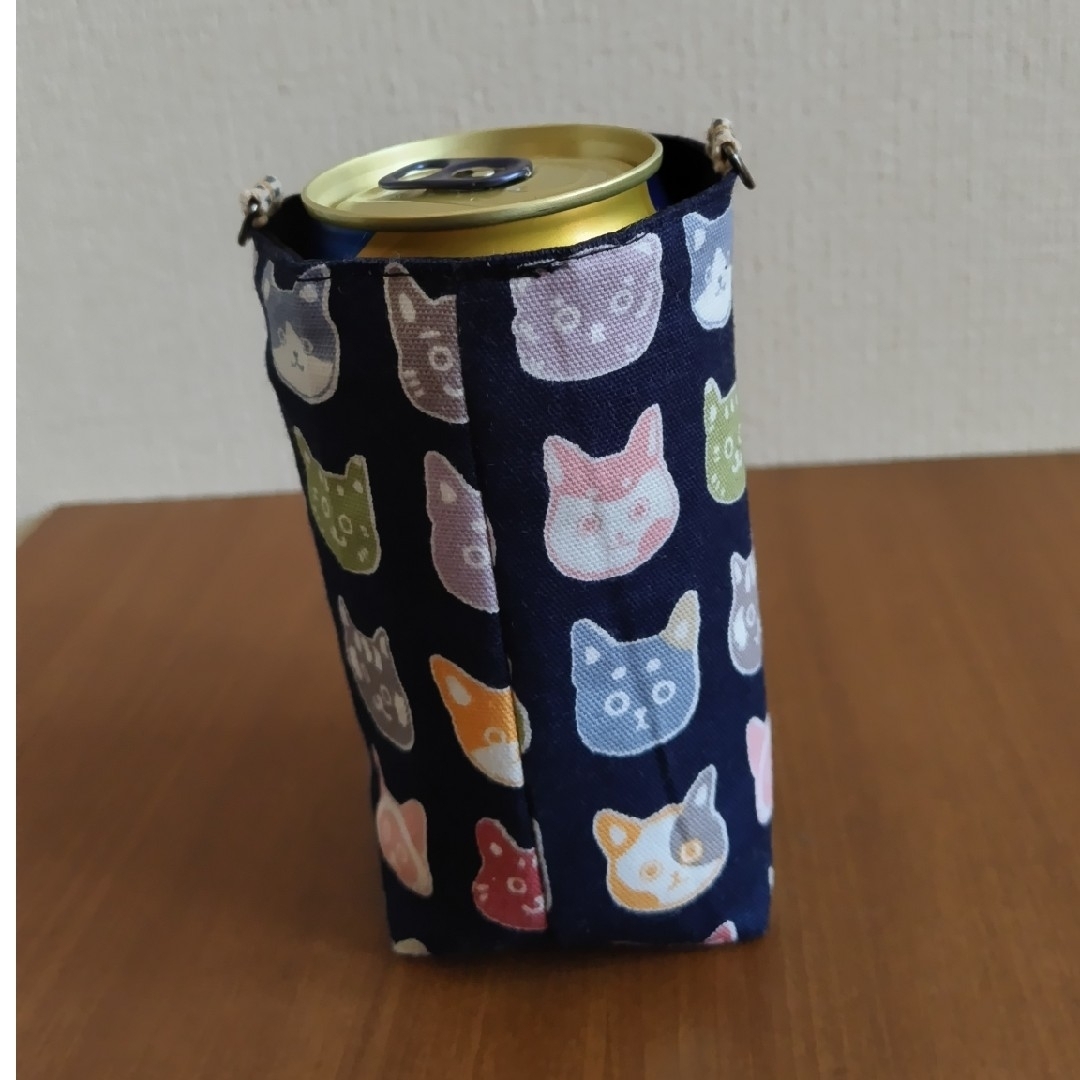 缶ビールホルダー　ねこ ハンドメイドの生活雑貨(その他)の商品写真