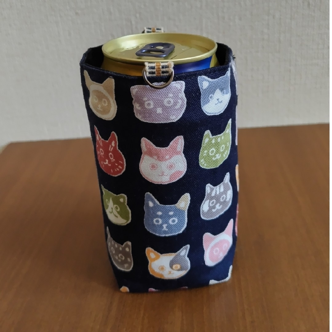 缶ビールホルダー　ねこ ハンドメイドの生活雑貨(その他)の商品写真