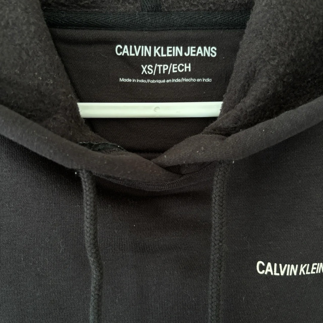 Calvin Klein(カルバンクライン)のパーカー スウェット　カルバンクライン ブラック フーディー レディースのトップス(パーカー)の商品写真