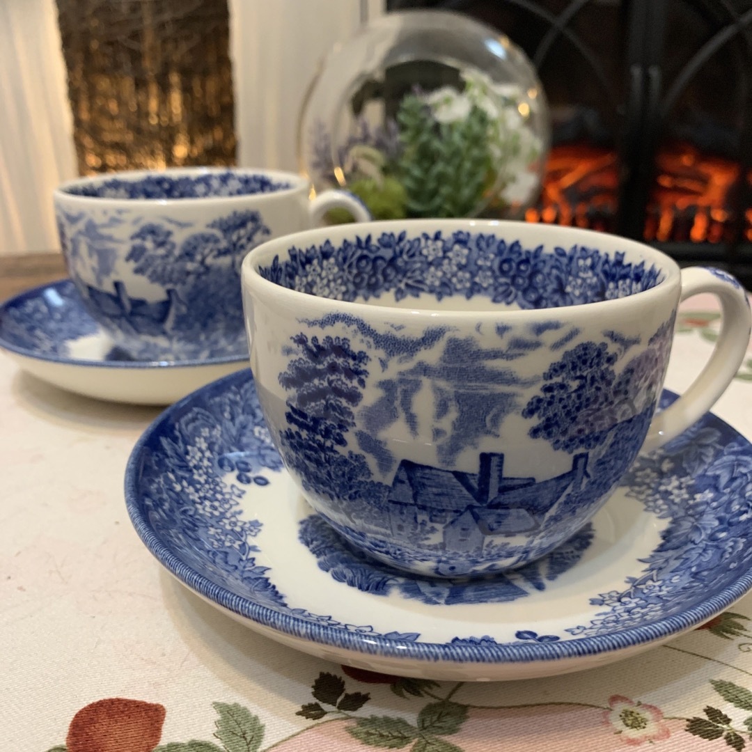 WEDGWOOD(ウェッジウッド)のシール付　ウェッジウッド  ロマンティックイングランド　カップ＆ソーサー　ペア インテリア/住まい/日用品のキッチン/食器(グラス/カップ)の商品写真