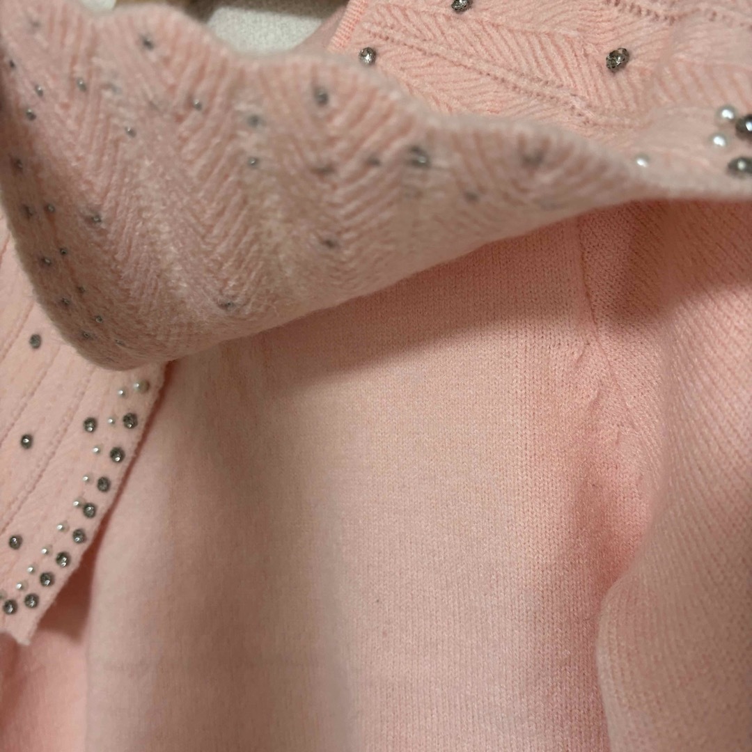 ビジューキラキラ 襟が可愛い 桜色 ベビーピンク ピンクニット セーター レディースのトップス(ニット/セーター)の商品写真