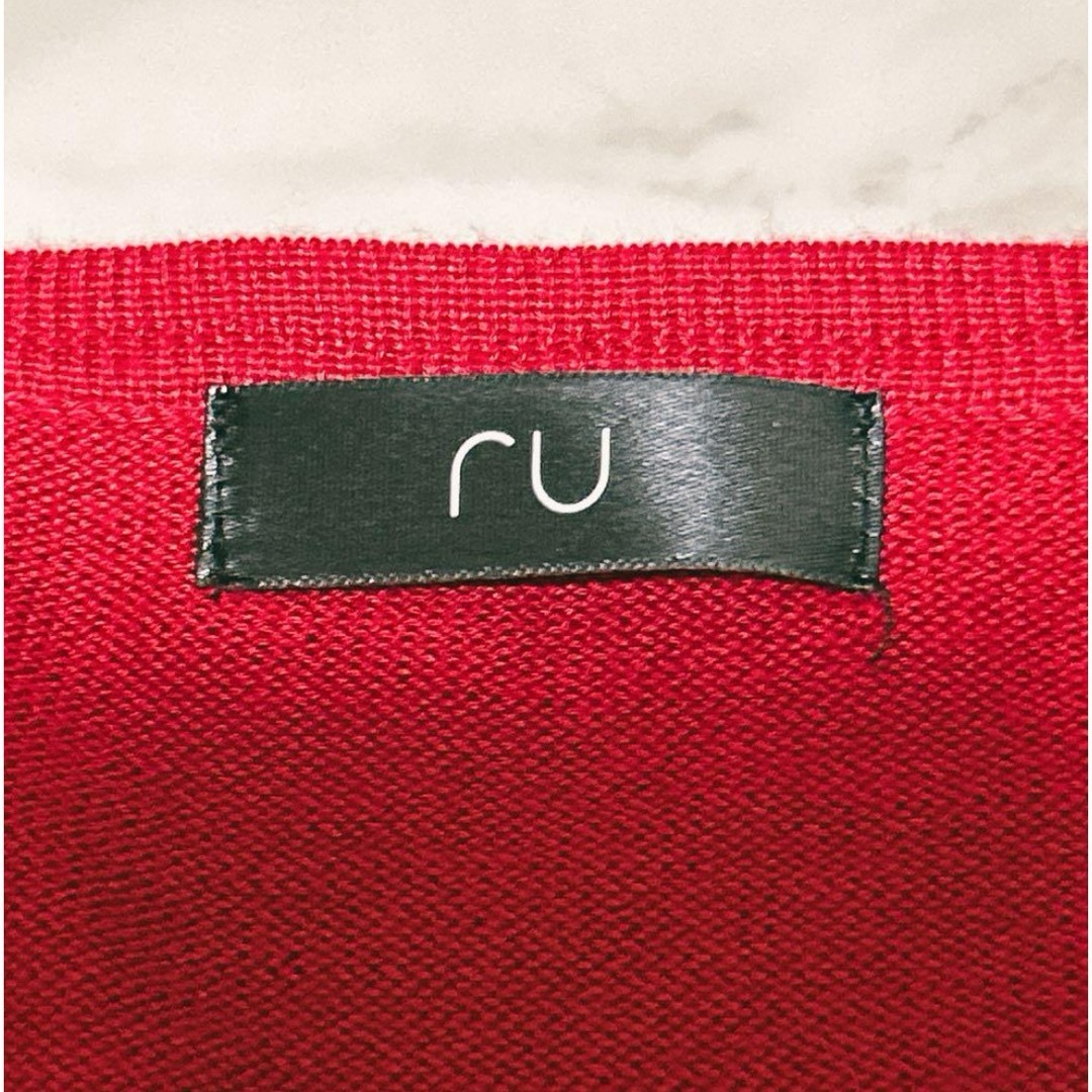 RU(アールユー)のアールユー　RU レディース　カーディガン　赤　プリーツ レディースのトップス(カーディガン)の商品写真