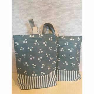 ハンドメイド☆レッスンバック&上履き入れ☆くすみブルー　チェリー(外出用品)