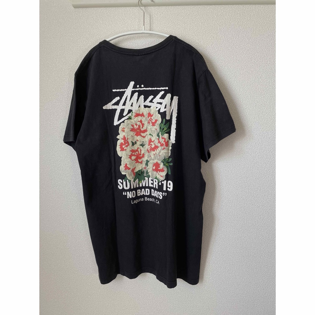 STUSSY(ステューシー)のstussy ステューシー バックプリント 花柄 メンズのトップス(Tシャツ/カットソー(半袖/袖なし))の商品写真