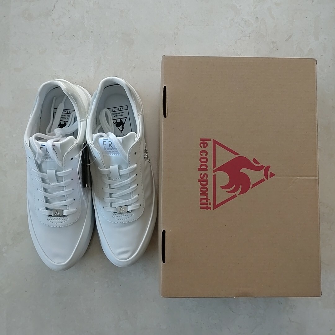 le coq sportif(ルコックスポルティフ)の【新品未使用】le coq sportif スニーカー  24.5cm 白 レディースの靴/シューズ(スニーカー)の商品写真