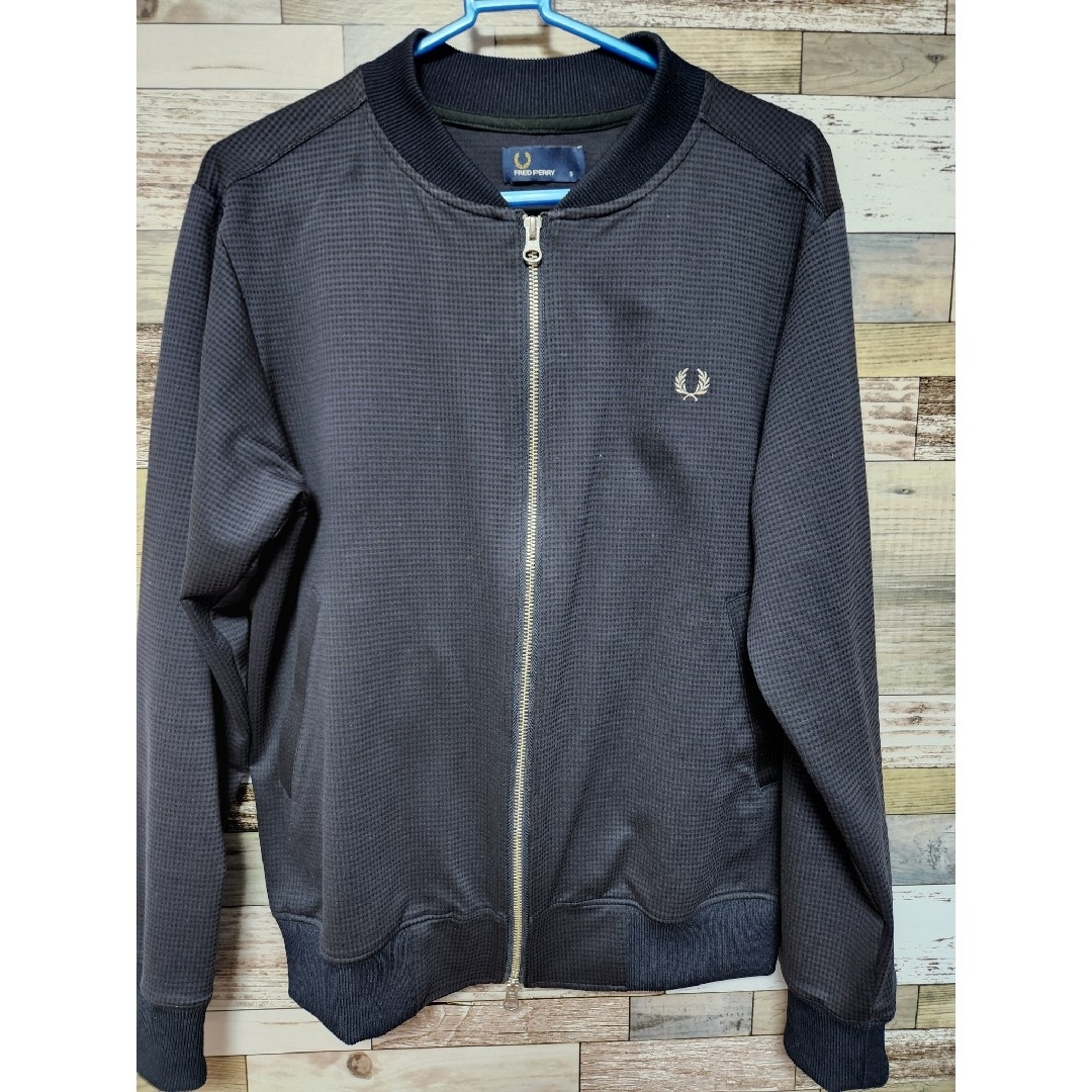 FRED PERRY(フレッドペリー)のFRED PERRY　フレッドペリー　ジャージ　ネイビー　S メンズのトップス(ジャージ)の商品写真