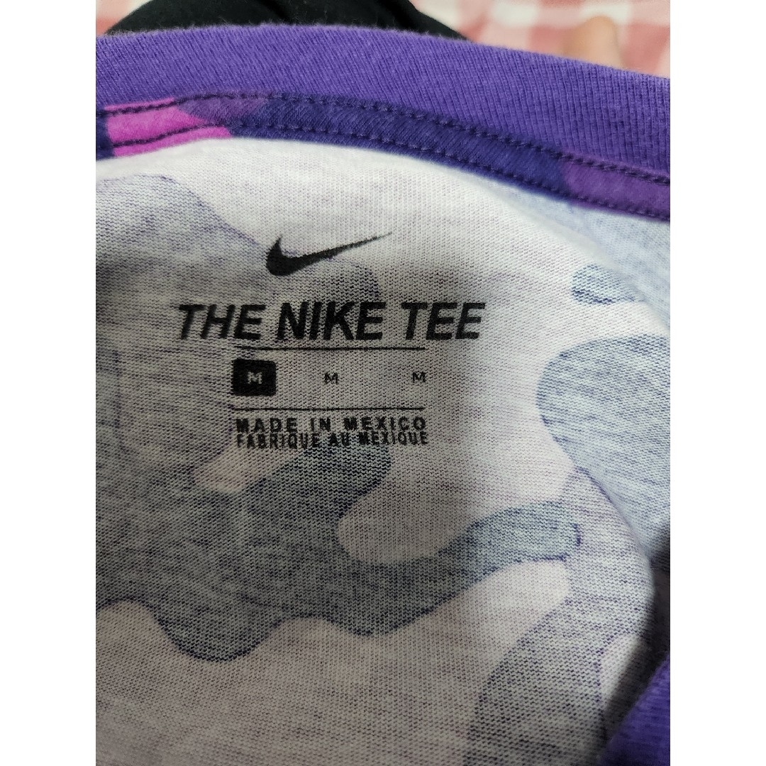 NIKE(ナイキ)のナイキ　NIKE　カモフラ　パープル　Tシャツ　M メンズのトップス(Tシャツ/カットソー(半袖/袖なし))の商品写真