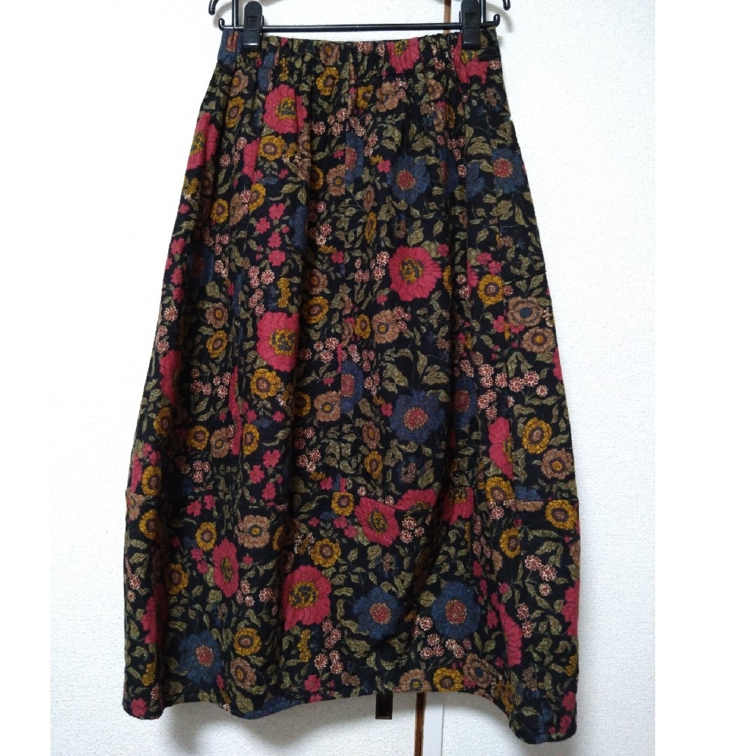 cawaii(カワイイ)のkawaii　秋冬素材、バルーンスカート、F レディースのスカート(ロングスカート)の商品写真