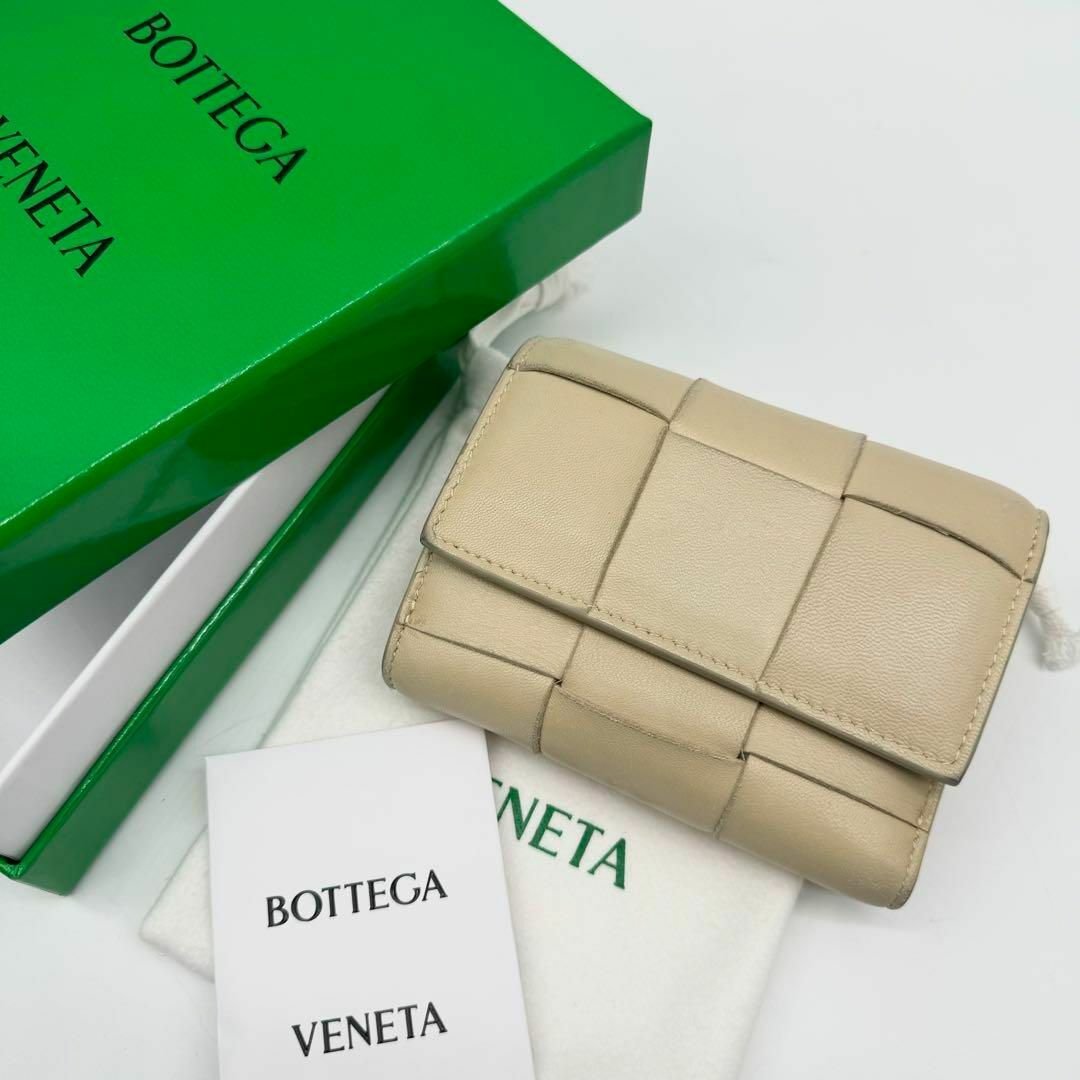 Bottega Veneta(ボッテガヴェネタ)の【付属品完備・極美品✨】ボッテガヴェネタ カセット　三つ折りファスナーウォレット レディースのファッション小物(財布)の商品写真