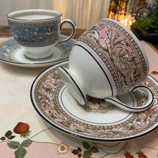 ウェッジウッド(WEDGWOOD)の未使用　ウェッジウッド  フロレンティーン　ターコイズ　ピンク　カップ＆ソーサー(食器)