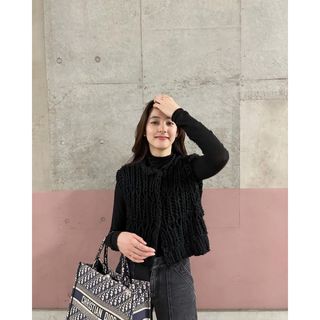 トゥデイフル(TODAYFUL)の新木優子さん着用todayful Chunky Hand Knitvest(ベスト/ジレ)