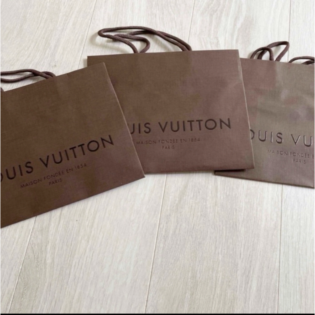 LOUIS VUITTON(ルイヴィトン)の【値下げ】LOUIS VUITTON紙袋セット ブランド袋 ショップ袋 レディースのバッグ(ショップ袋)の商品写真