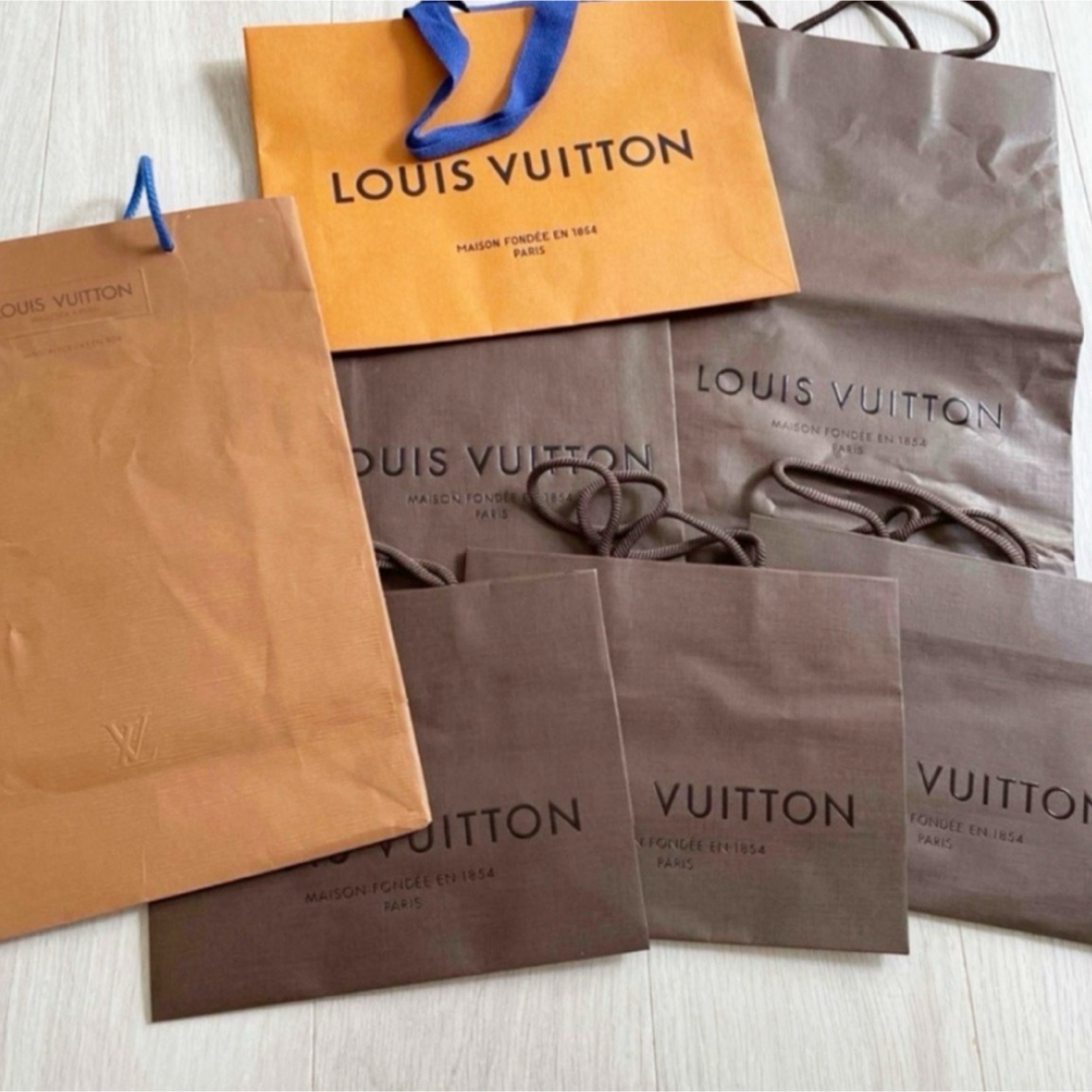 LOUIS VUITTON(ルイヴィトン)の【値下げ】LOUIS VUITTON紙袋セット ブランド袋 ショップ袋 レディースのバッグ(ショップ袋)の商品写真