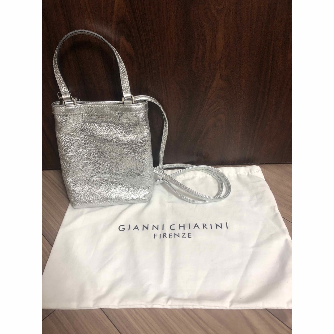 GIANNI CHIARINI(ジャンニキャリーニ)のジャンニキャリーニ　ポシェット レディースのバッグ(ショルダーバッグ)の商品写真