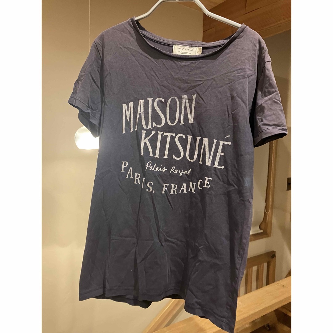 MAISON KITSUNE'(メゾンキツネ)のメゾンキツネ　Tシャツ　ネイビー　S レディースのトップス(Tシャツ(半袖/袖なし))の商品写真