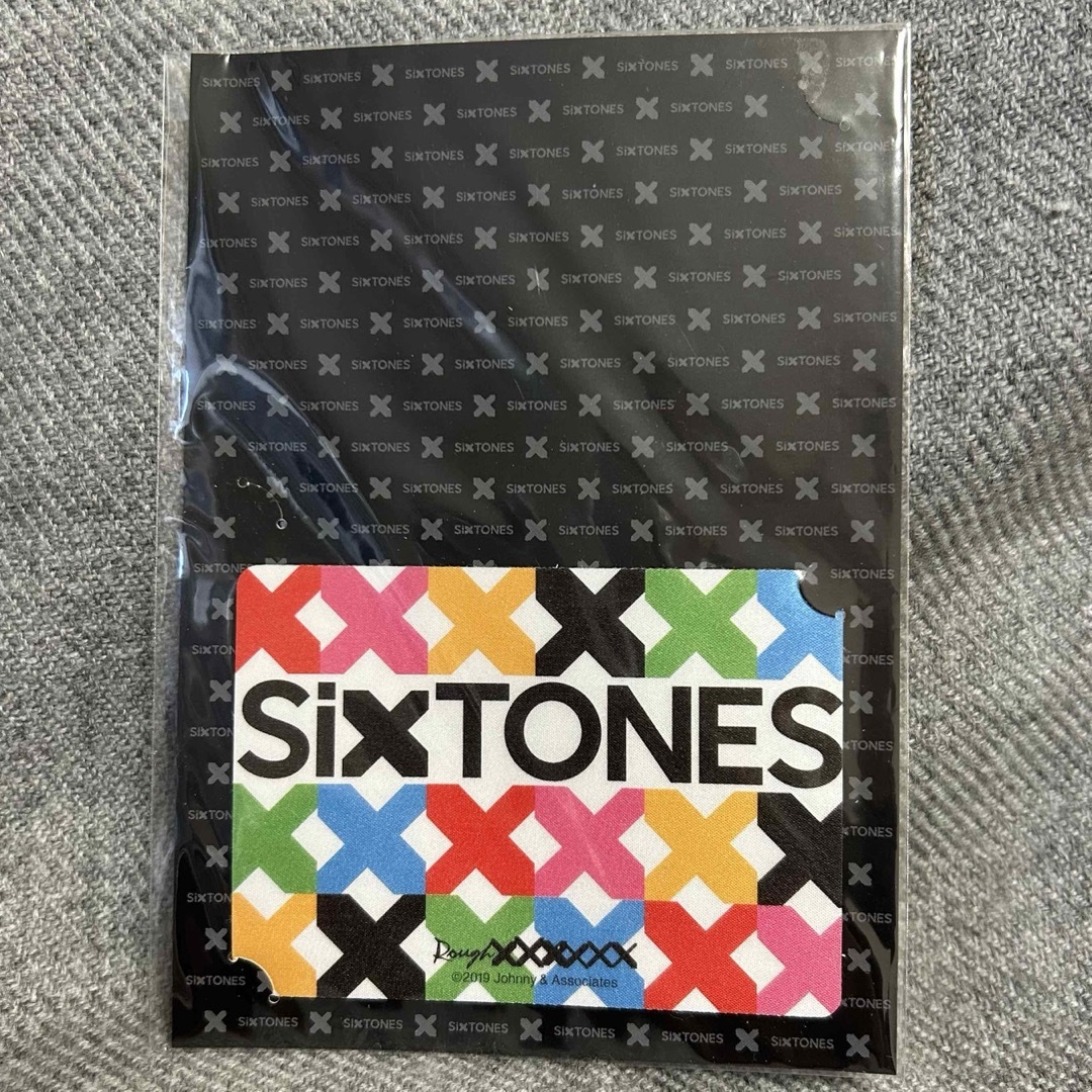 SixTONES(ストーンズ)のSixTONESステッカー エンタメ/ホビーの雑誌(アート/エンタメ/ホビー)の商品写真