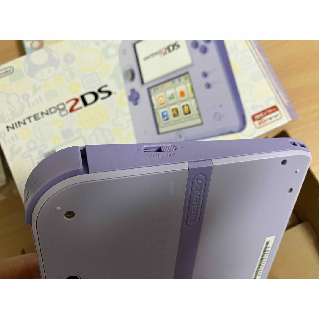 ニンテンドー2DS(ニンテンドー2DS)のニンテンドー2DS ラベンダー エンタメ/ホビーのゲームソフト/ゲーム機本体(携帯用ゲーム機本体)の商品写真