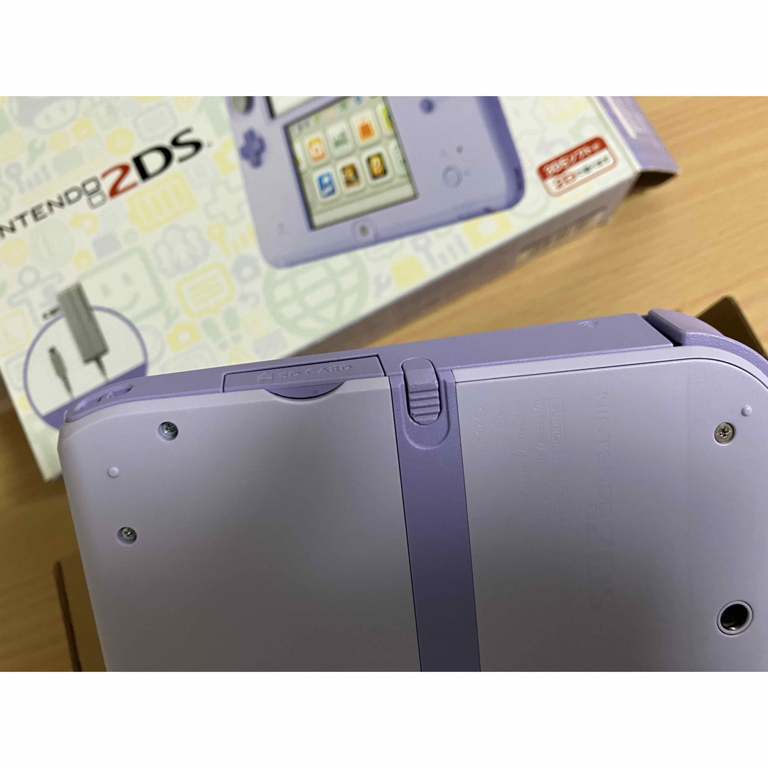 ニンテンドー2DS(ニンテンドー2DS)のニンテンドー2DS ラベンダー エンタメ/ホビーのゲームソフト/ゲーム機本体(携帯用ゲーム機本体)の商品写真