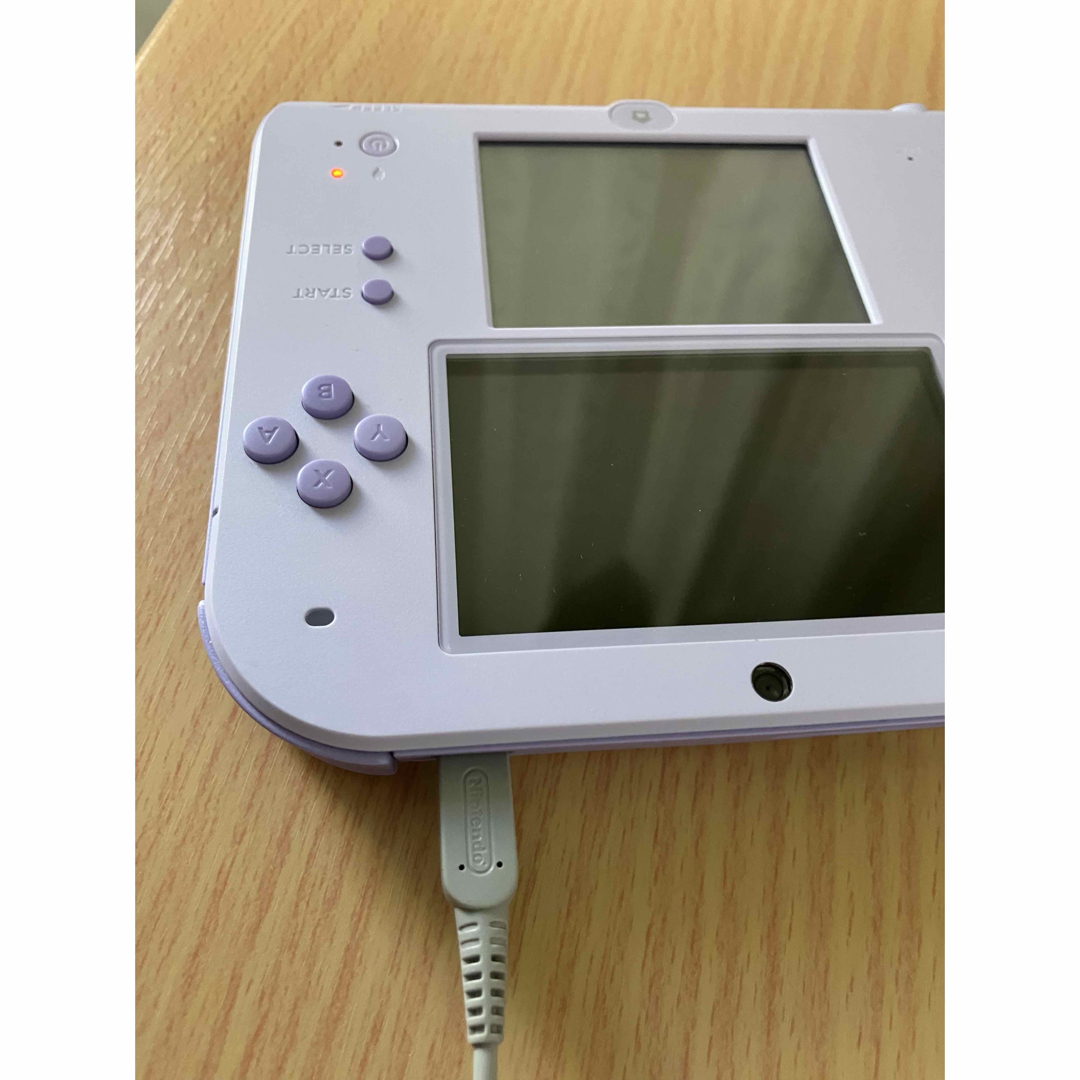 ニンテンドー2DS(ニンテンドー2DS)のニンテンドー2DS ラベンダー エンタメ/ホビーのゲームソフト/ゲーム機本体(携帯用ゲーム機本体)の商品写真