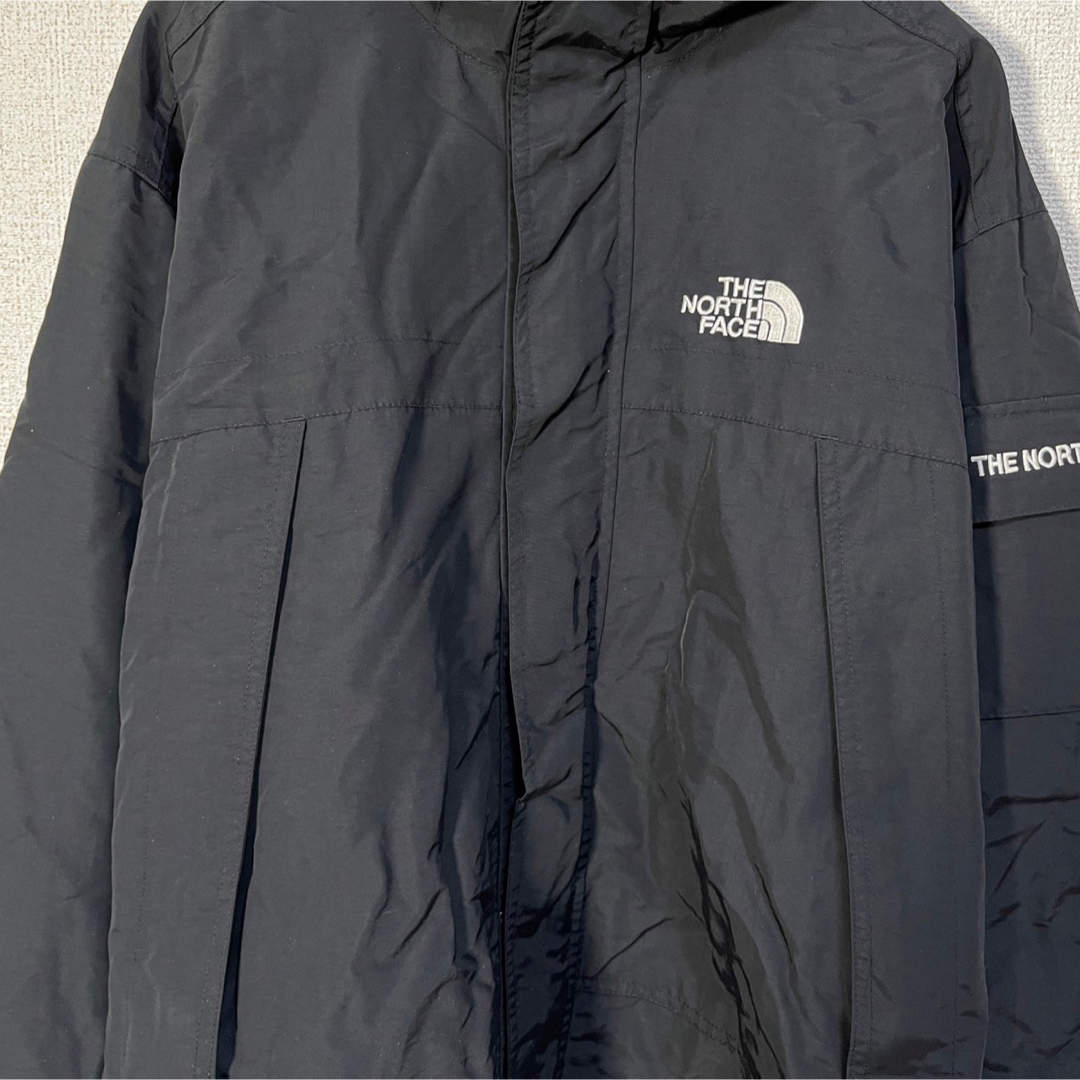 THE NORTH FACE(ザノースフェイス)の【ノースフェイス】マウンテンパーカー　黒ブラック刺繍　肩ロゴ　ワンポイント１R メンズのジャケット/アウター(マウンテンパーカー)の商品写真