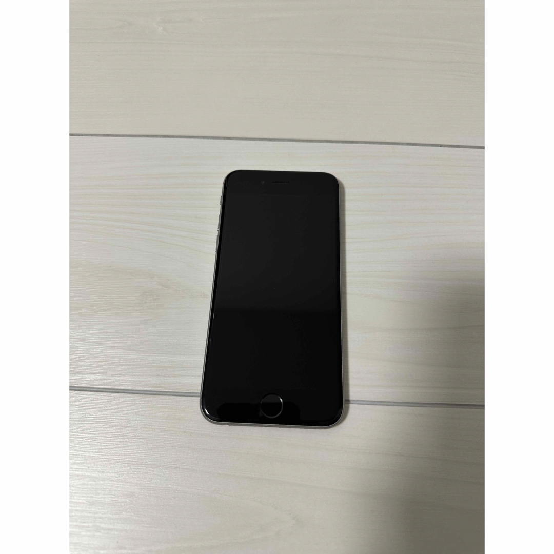 iPhone(アイフォーン)のアップル iPhone6s 64GB スペースグレイ  スマホ/家電/カメラのスマートフォン/携帯電話(スマートフォン本体)の商品写真