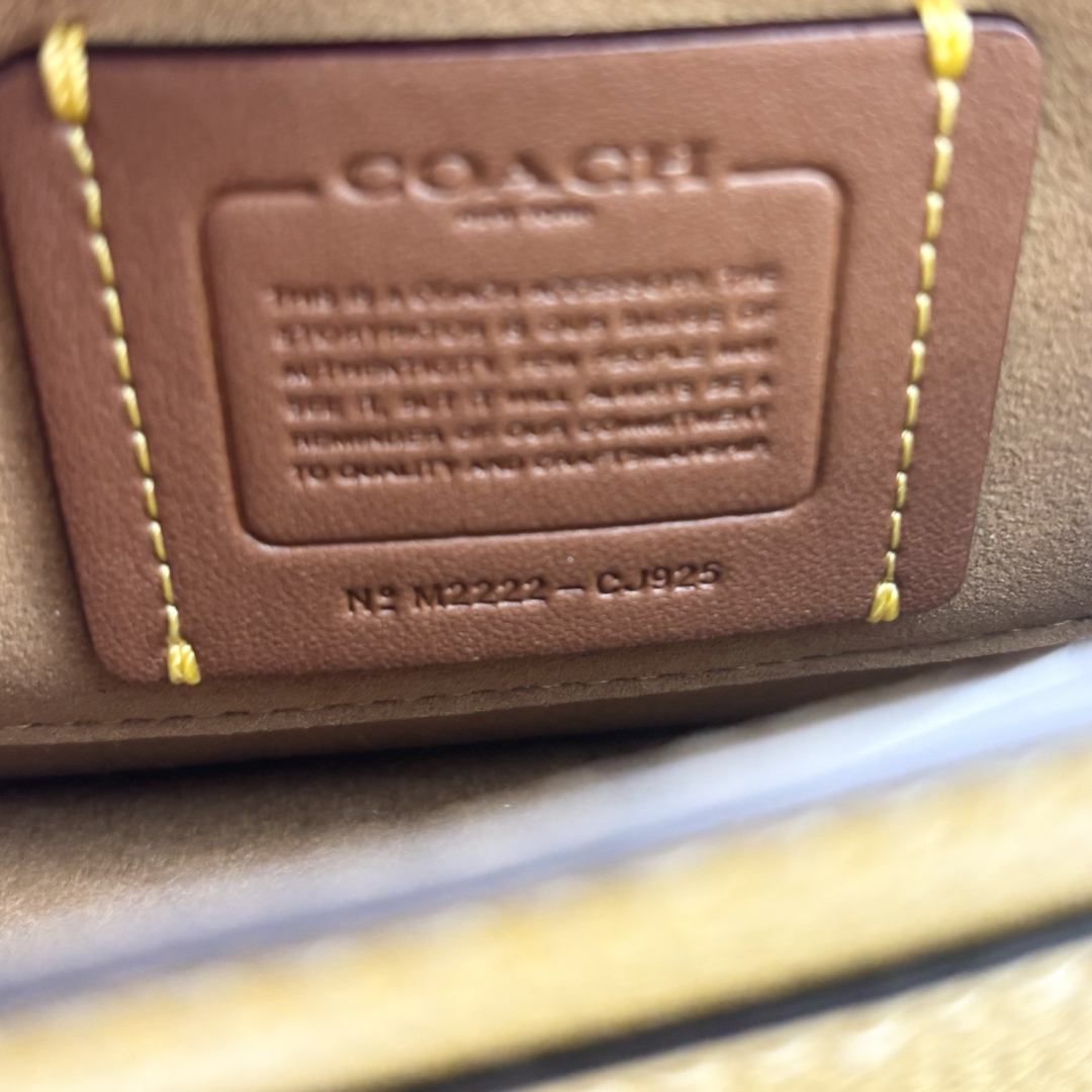 COACH(コーチ)の【COACH☆新品】タビー クロスボディ リストレット！イエロー ゴールド！ レディースのバッグ(ショルダーバッグ)の商品写真