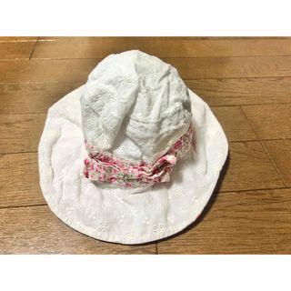 西松屋 - 美品☆西松屋　女の子ベビー用帽子　52cm 花柄リボン　女の子用ハット