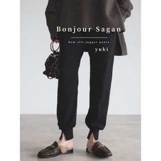 ボンジュールサガン(BONJOUR SAGAN)の【新品/タグ付き】Bonjour Sagan 裾スリットジョガーパンツ (カジュアルパンツ)