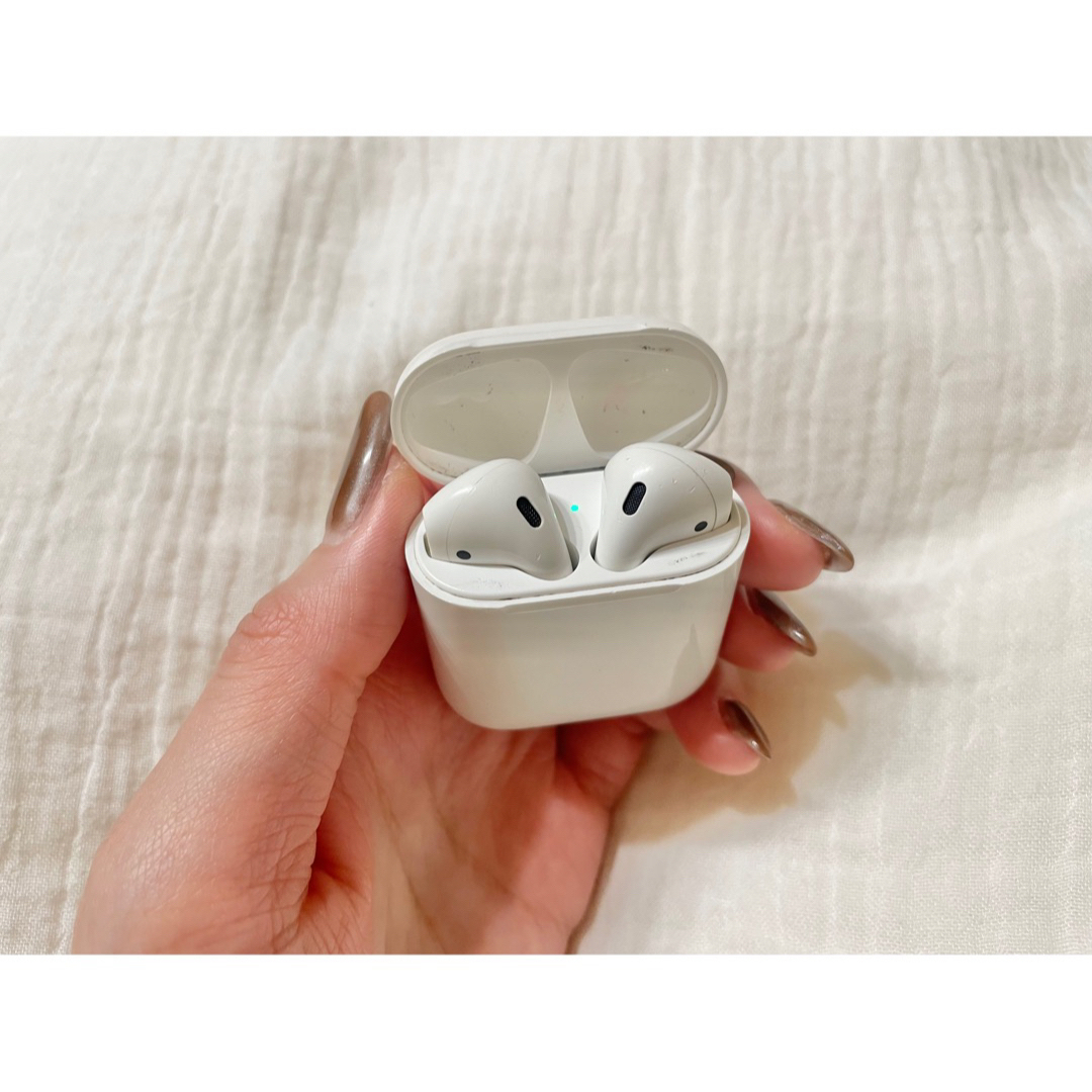 Apple(アップル)のApple  /  AirPods 第1世代 スマホ/家電/カメラのオーディオ機器(ヘッドフォン/イヤフォン)の商品写真