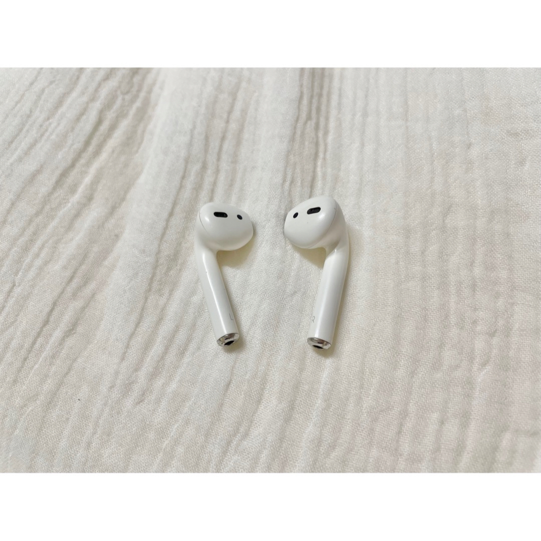 Apple(アップル)のApple  /  AirPods 第1世代 スマホ/家電/カメラのオーディオ機器(ヘッドフォン/イヤフォン)の商品写真