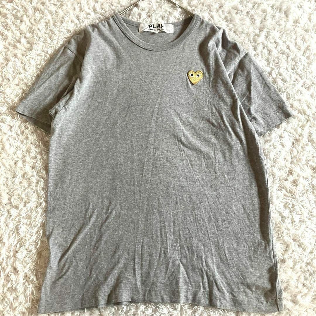 COMME des GARCONS(コムデギャルソン)のプレイコムデギャルソン　Tシャツ　ハート　ゴールド　金　刺繍　半袖　グレー　XL メンズのトップス(Tシャツ/カットソー(半袖/袖なし))の商品写真