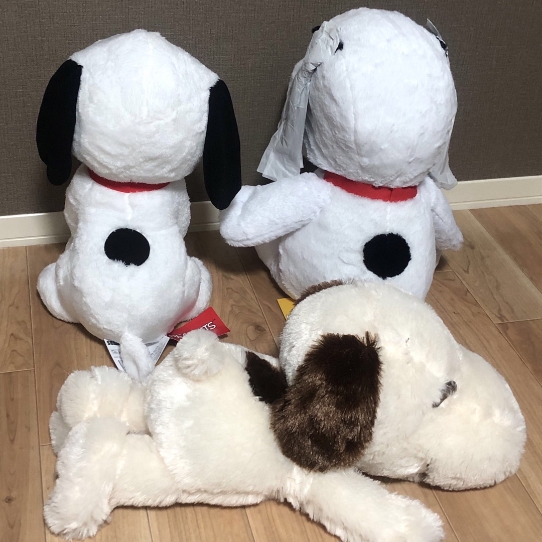 SNOOPY(スヌーピー)の新品・タグ付き！ スヌーピー　特大ぬいぐるみ　3個セット エンタメ/ホビーのおもちゃ/ぬいぐるみ(ぬいぐるみ)の商品写真