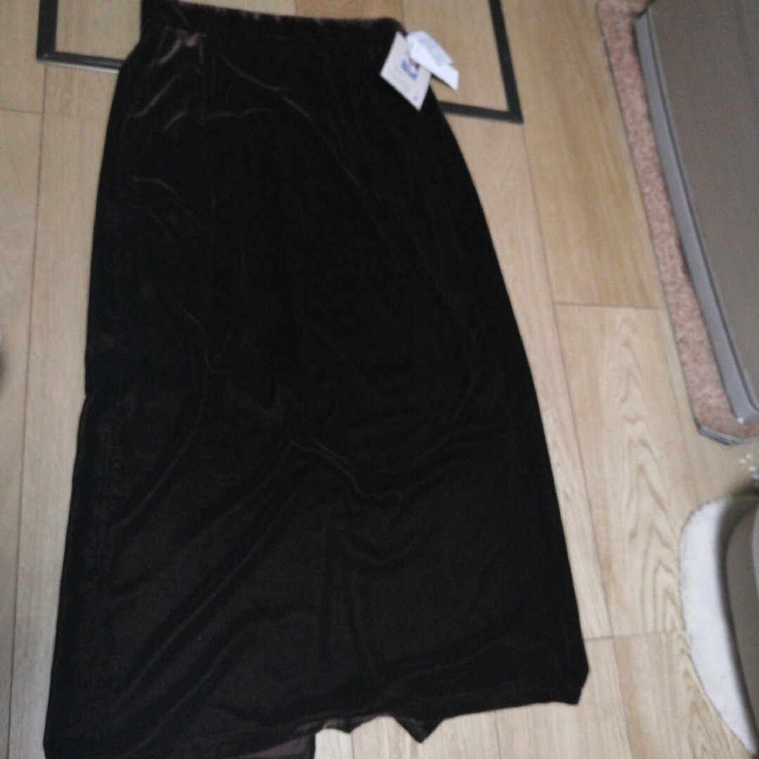 しまむら(シマムラ)のしまむら ベロアロングスカート Ｌ 新品 ロングスカート レディースのスカート(ロングスカート)の商品写真