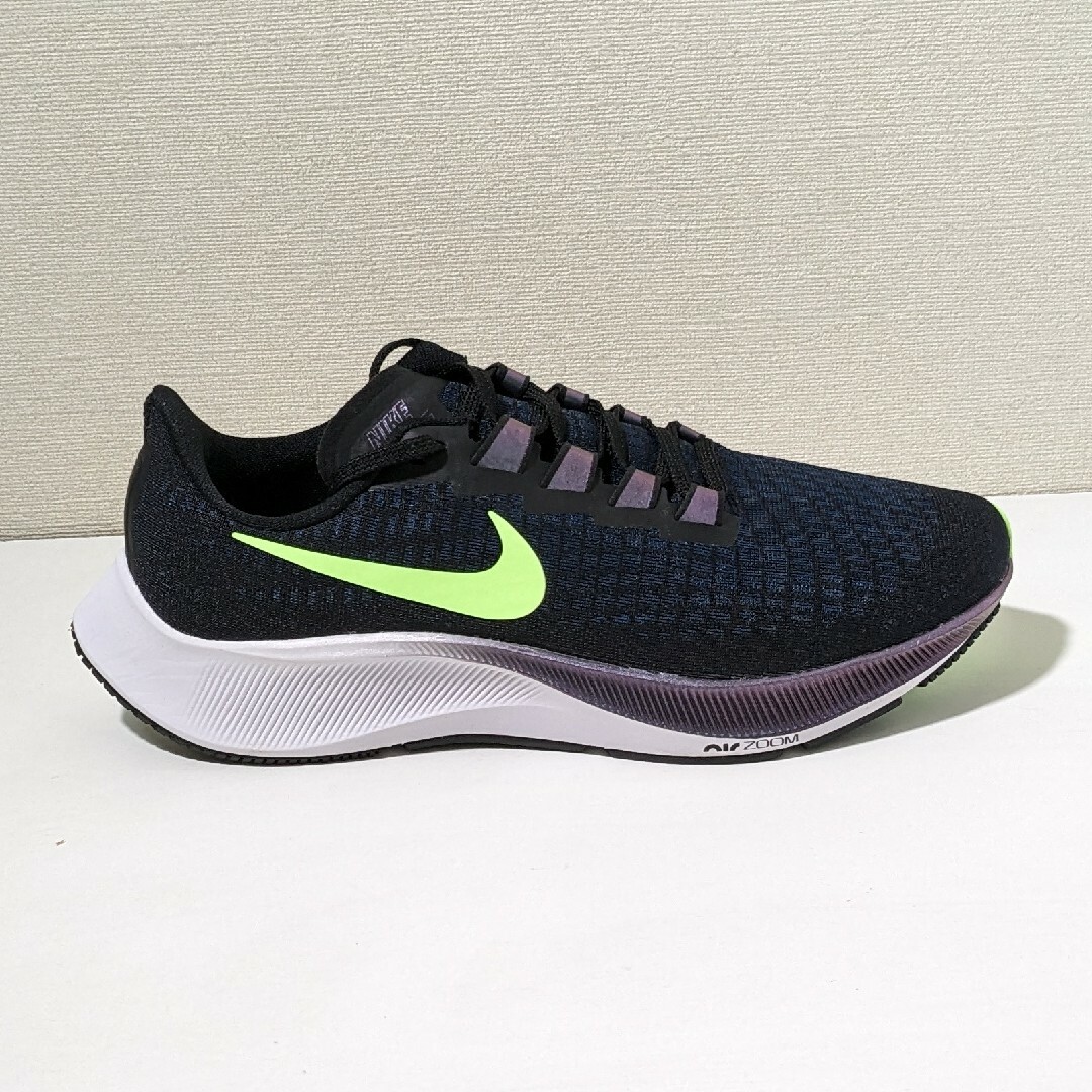 NIKE(ナイキ)の新品未使用 27cm Nike エアズーム ペガサス 37　bq9646 001 スポーツ/アウトドアのランニング(シューズ)の商品写真