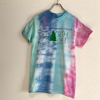 ギルタン(GILDAN)のアメリカ古着　半袖　Ｔシャツ　タイダイ　ハイランドコミュニティ大学 カレッジ(Tシャツ/カットソー(半袖/袖なし))