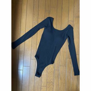 シー(SEA)の週末価格SEA ♡ Ribbed bodysuit バッグオープン ボディスーツ(カットソー(長袖/七分))