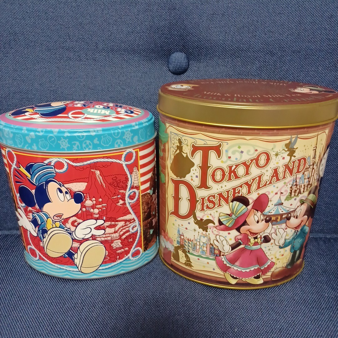 ディズニー　ミッキーミニー空き缶 エンタメ/ホビーのおもちゃ/ぬいぐるみ(キャラクターグッズ)の商品写真