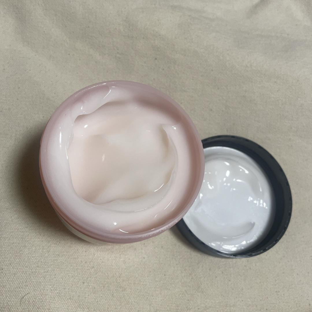 THE BODY SHOP(ザボディショップ)のボディヨーグルト　ブリティッシュローズ（ボディローション） コスメ/美容のボディケア(ボディクリーム)の商品写真