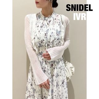 スナイデル(SNIDEL)のスナイデル　snidel シアーボレロカーディガン アイボリー　IVR★新品(カーディガン)