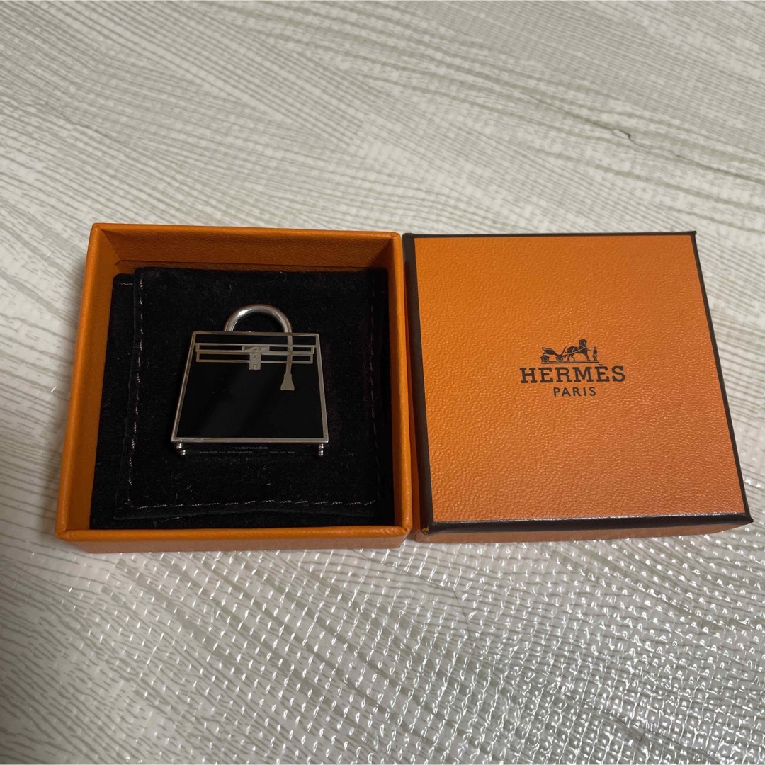 Hermes(エルメス)の☆本日限定値下げ‼︎HERMES エルメスチャーム ケリー キュリオジテ メタル レディースのアクセサリー(チャーム)の商品写真