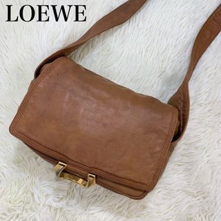 ロエベ(LOEWE)の美品✨LOEWE ロエベ　ショルダーバッグ  アナグラム　斜めがけ　肩がけ　(ショルダーバッグ)