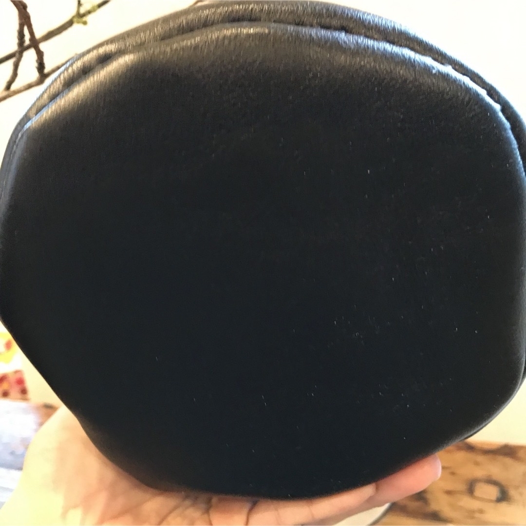 URBAN RESEARCH(アーバンリサーチ)の本革 2way巾着bag ハンドバッグショルダー 黒 レディースのバッグ(ハンドバッグ)の商品写真