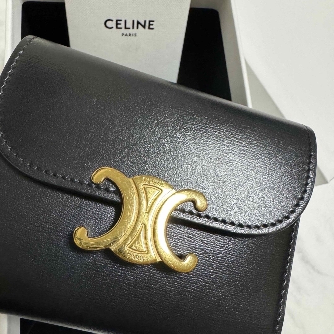 celine(セリーヌ)のCELINE トリオンフ コンパクトウォレット レディースのファッション小物(財布)の商品写真