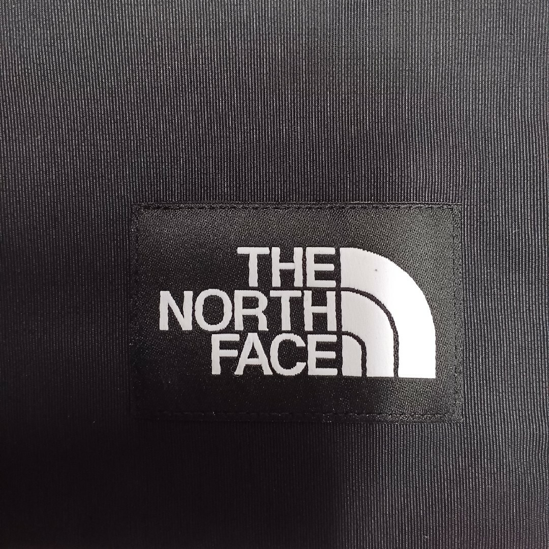 THE NORTH FACE(ザノースフェイス)の✨新品✨ 【韓国限定】【日本未発売】THENORTHFACE マルチポーチ レディースのファッション小物(ポーチ)の商品写真