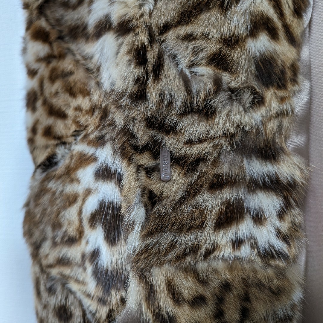 STRAWBERRY-FIELDS(ストロベリーフィールズ)のストロベリーフィールズ　毛皮　コート レディースのジャケット/アウター(毛皮/ファーコート)の商品写真