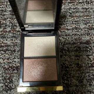 トムフォードビューティ(TOM FORD BEAUTY)のトムフォード スキンイルミネイティングパウダーデュオ 01 ムードライト(フェイスパウダー)