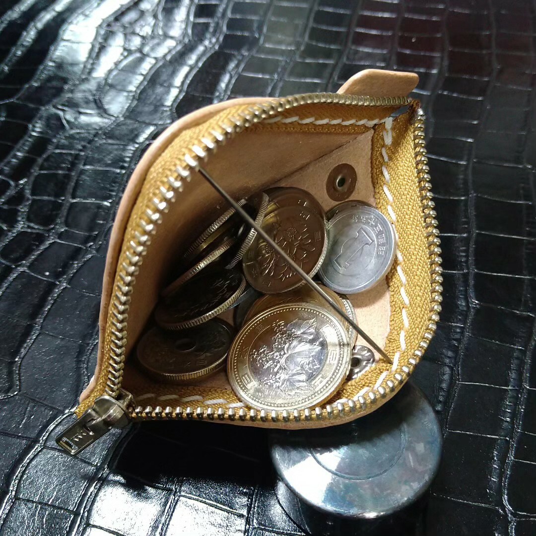 栃木レザー(トチギレザー)のコインケースが取り外し可能 栃木レザー 手縫い ミニウォレット コンパクト財布 メンズのファッション小物(折り財布)の商品写真