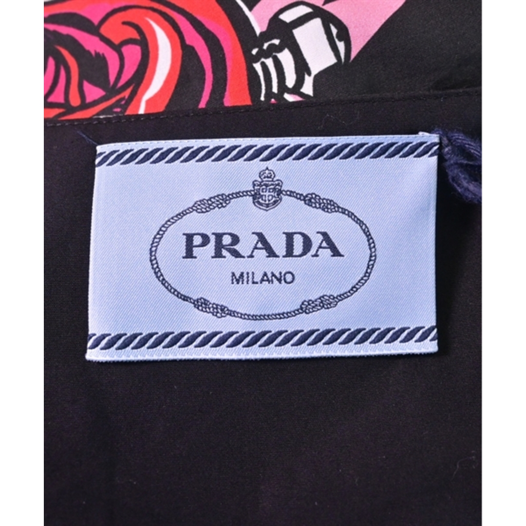 PRADA(プラダ)のPRADA プラダ ワンピース 40(M位) 黒x赤xピンク等(総柄) 【古着】【中古】 レディースのワンピース(ひざ丈ワンピース)の商品写真
