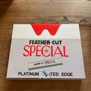 フェザー(FEATHER)のフェザー　カットスペシャル　プラチナ強化刃先　100枚　カット用　レザー替刃(カミソリ)