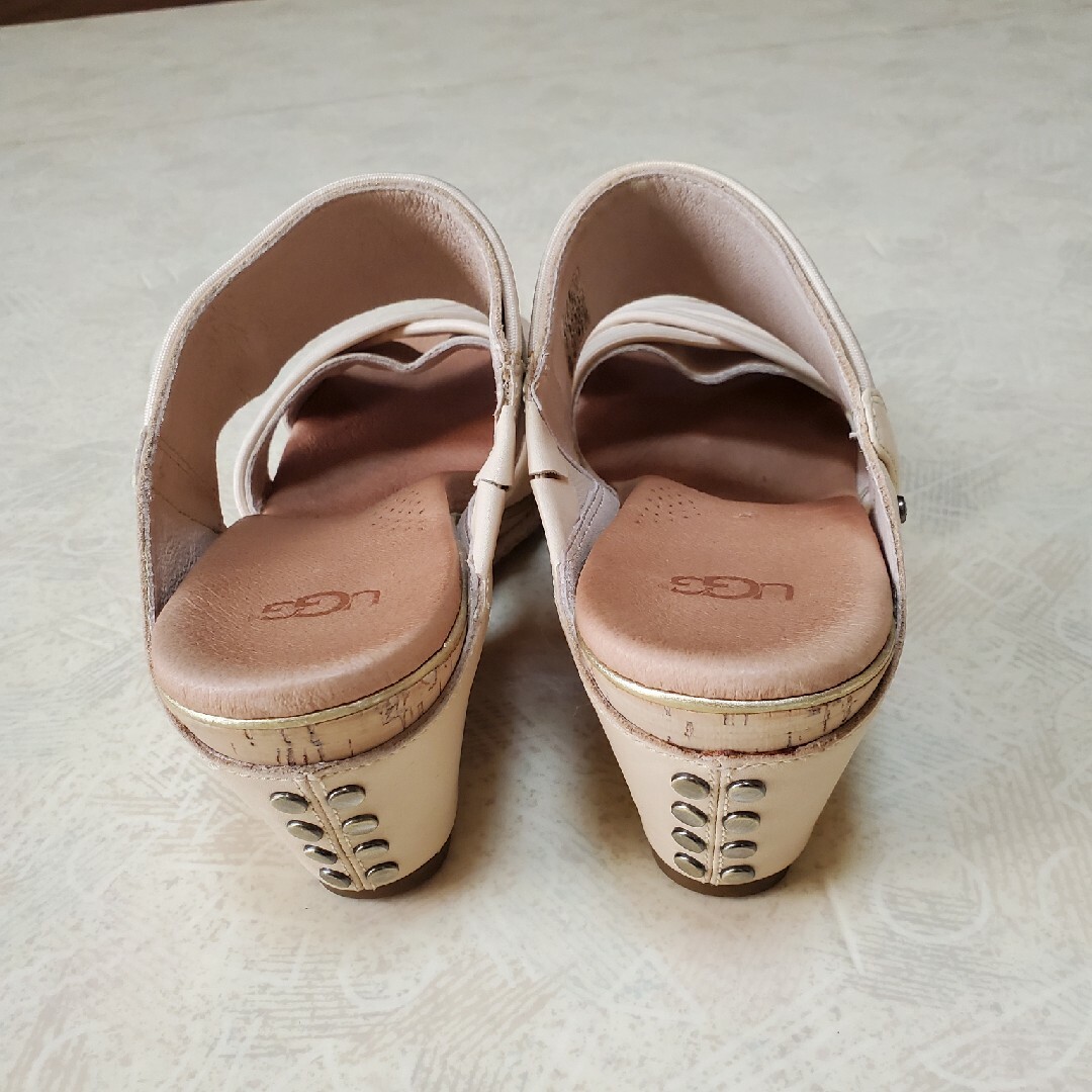 UGG(アグ)のUGG革サンダル　24cm レディースの靴/シューズ(サンダル)の商品写真